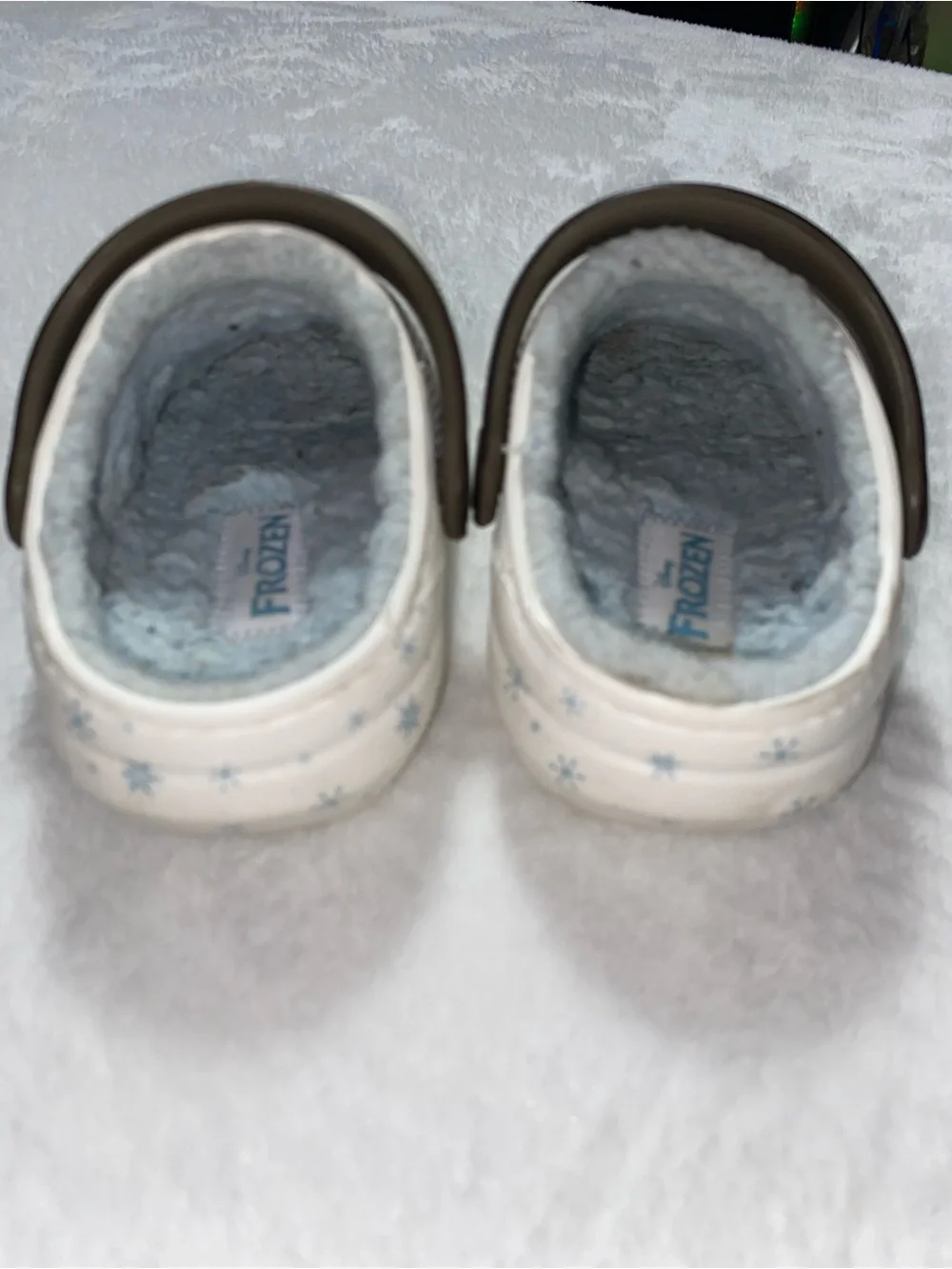 Crocs Unisex Disney Frozen Olaf Lined Classic Clog Size 7 Kids Used